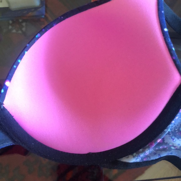 Pink Victoria Secret 32C wear everywhere push up bra. Style Pigeonnany in ECU. - Picture 4 of 6